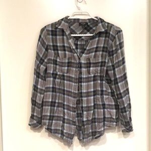Cute business casual plaid button-down (bundle 2 for $18)